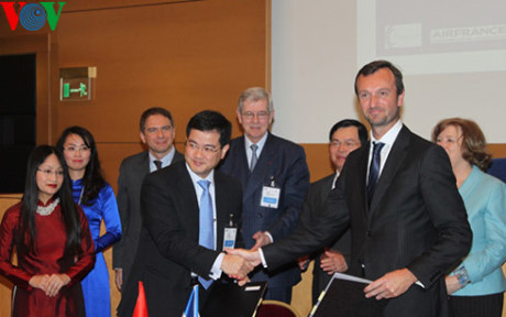 phap-viet-nam-ky-ket